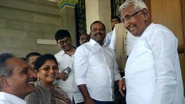ಆರೋಪ-ಪ್ರತ್ಯಾರೋಪಗಳ ಬಳಿಕ ಮುಖಾಮುಖಿಯಾದ ಖಾದರ್-ಜೊಲ್ಲೆ