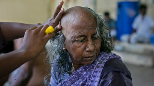 ಮಕ್ಕಳ ಊಟಕ್ಕಾಗಿ ತಲೆಗೂದಲು ಮಾರಿದ ಪ್ರೇಮಾ