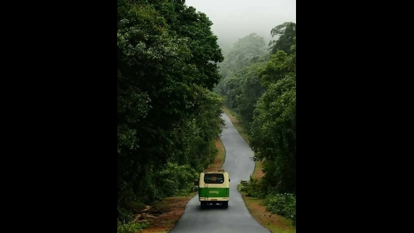 ಮಕ್ಕಳನ್ನು ಕಂಡು ಖುಷಿಯಾದ ತಂದೆ, ತಾಯಿ