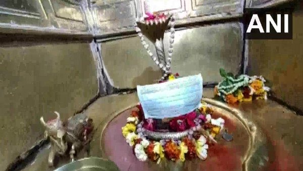 ಕಾಶಿ ವಿಶ್ವನಾಥನಿಗೂ ಮಾಸ್ಕ್!