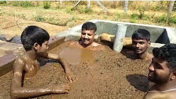 ಸರ್ವರೋಗ ನಿವಾರಣೆಗೆ ಗೋಬರ್ ಸ್ನಾನ?