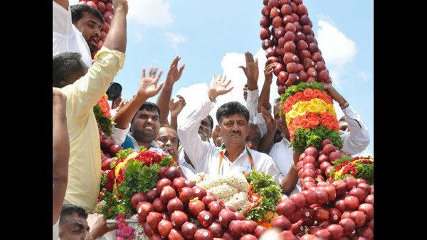 ಉಡುಗೊರೆಗಳನ್ನು ತರಬೇಡಿ