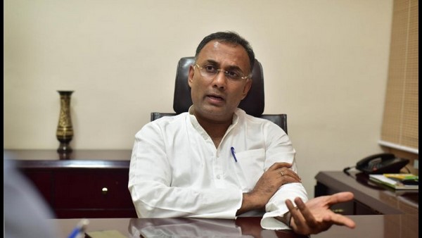 ಹದಿನೈದು ದಿನಗಳಲ್ಲಿ ದಿನೇಶ್, ದೆಹಲಿಗೆ ಭೇಟಿ ನೀಡುತ್ತಿರುವುದು ಇದು ಎರಡನೆಯ ಬಾರಿ