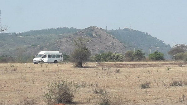 ಲಲಿತ ಮಹಲ್ ಮೈದಾನದಲ್ಲಿ ಬಿಡಾರ
