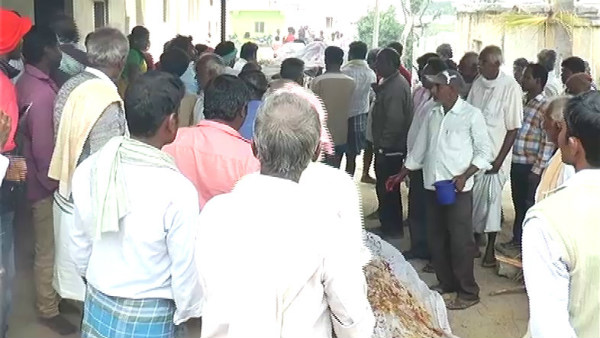 ಅಂತ್ಯಸಂಸ್ಕಾರ ತಡೆದ ಪೊಲೀಸರು