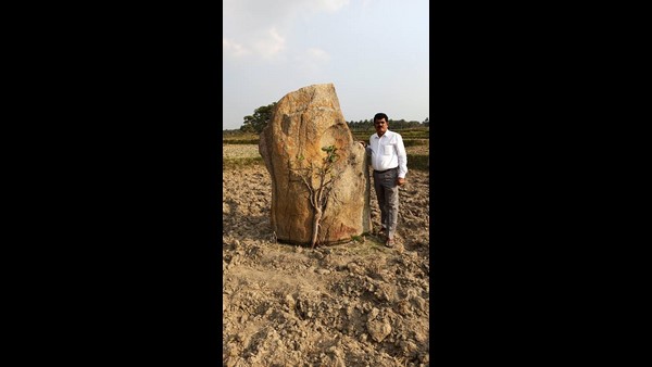 ಊರಿನಲ್ಲಿ ವರ್ಷಕ್ಕೊಮ್ಮೆ ಹಬ್ಬ, ಕಲ್ಲುಗಳಿಗೆ ಪೂಜೆ