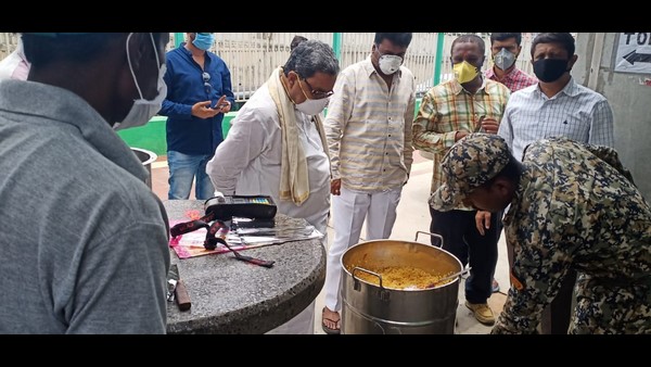 ಸಿದ್ದರಾಮಯ್ಯರೊಂದಿಗೆ ಮಾತನಾಡಿದ್ದ ಯಡಿಯೂರಪ್ಪ