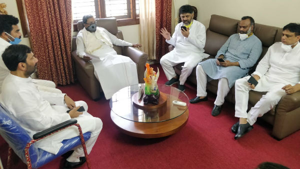 25 ಸಂಸದರಿದ್ದಾರೆ ಒಂದು ರೈಲು ವ್ಯವಸ್ಥೆ ಮಾಡಿಸಲಿ