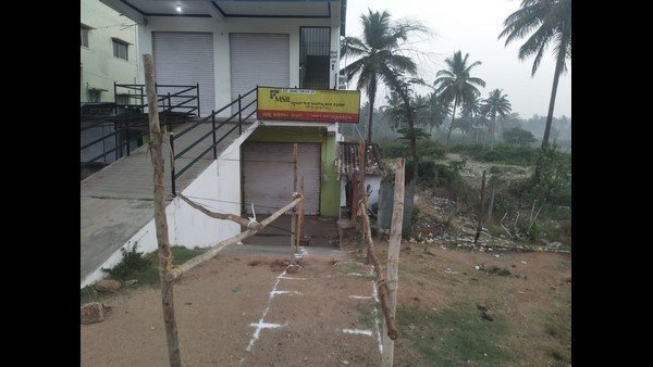 ಕೇವಲ 5 ಜನ ಗ್ರಾಹಕರು ಮಾತ್ರ ಅಂಗಡಿ ಪ್ರವೇಶಿಸಬಹುದು