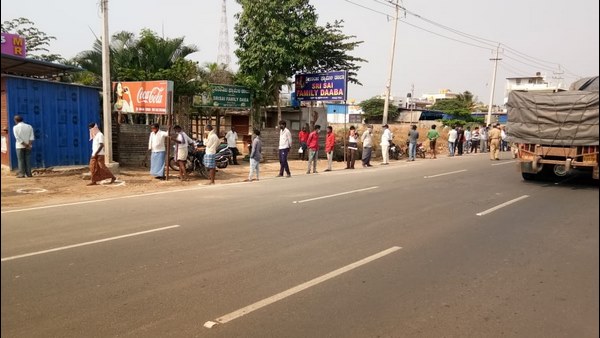 ಕೋಟೆನಾಡಲ್ಲಿ ಎಣ್ಣೆ ಖರೀದಿ ಜೋರು