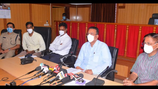 ಶುಶ್ರ್ರೂಕಿಯರಿಗೆ ಸಿ.ಸಿ.ಪಾಟೀಲ ಅಭಿನಂದನೆ