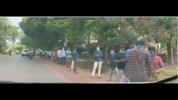 ಉಡುಪಿಯಲ್ಲೂ ಮದ್ಯ ಖರೀದಿಗೆ ಜನರ ದುಂಬಾಲು
