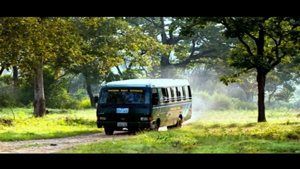 ಕೌಂಟರ್ ನಲ್ಲೇ ಸ್ಯಾನಿಟೈಸರ್ ನೀಡಲಾಗುತ್ತದೆ