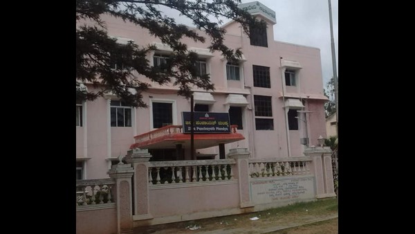 ಅಧ್ಯಕ್ಷ-ಸದಸ್ಯರ ನಡುವೆ ಜಟಾಪಟಿ
