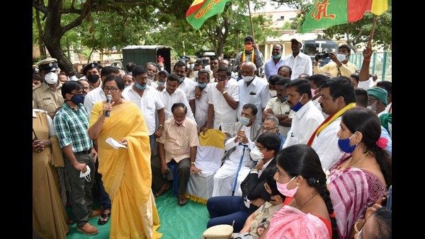 ರ್ಕಾರದ ಸ್ವಾಮ್ಯದಲ್ಲಿಯೇ ನಡೆಯಬೇಕೆಂದು ಸಮಿತಿ ಪಟ್ಟು