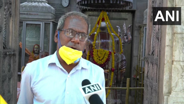 ಗಂಟೆಯನ್ನು ಮುಟ್ಟದೆಯೇ ಗಂಟೆ ಮೊಳಗುತ್ತದೆ