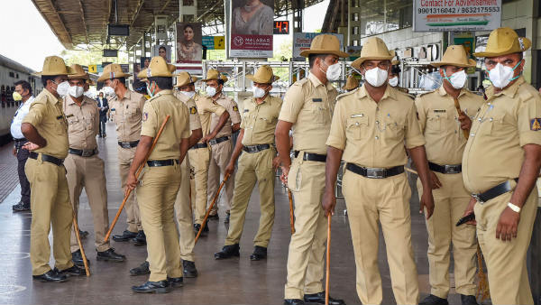 ಪೊಲೀಸರು ಜವಾಬ್ದಾರಿಯುತವಾಗಿ ನಡೆದುಕೊಳ್ಳಿ