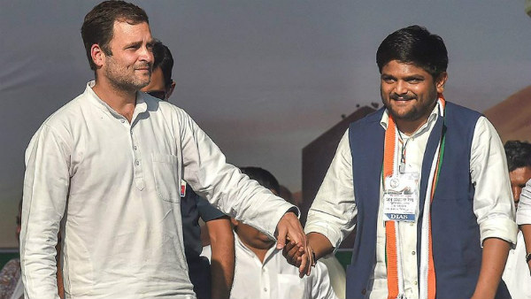 ರಾಹುಲ್ ಗಾಂಧಿ ಸಮ್ಮುಖದಲ್ಲಿ ಹಾರ್ದಿಕ್, ಕಾಂಗ್ರೆಸ್ ಪಕ್ಷಕ್ಕೆ ಸೇರ್ಪಡೆ