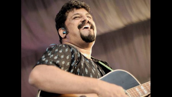 Davanagere: Cricketer Vinay Kumar, Singer Raghu Dixit Support For Medical Students Protest Davanagere: Cricketer Vinay Kumar, Singer Raghu Dixit Support For Medical Students Protest