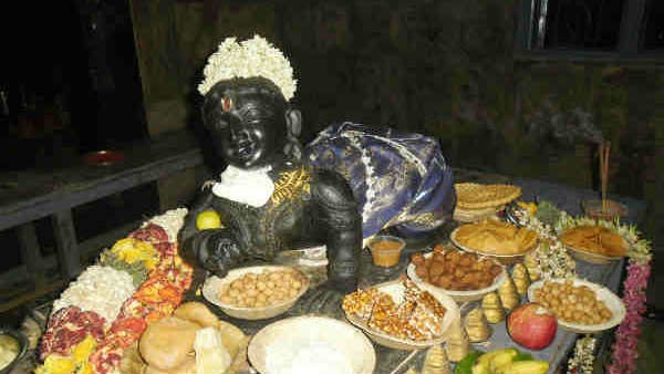 ಕಾಣಿಕೆಯಾಗಿ ನೀಡಿರುವ ಸಾವಿರಾರು ತೊಟ್ಟಿಲುಗಳು