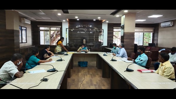 ಕನಿಷ್ಟ ಪರವಾನಗಿ`ಶುಲ್ಕ