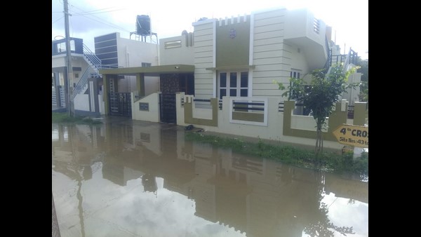 ಸಂಬಂಧಿಕರಲ್ಲಿ ಆಶ್ರಯ ಪಡೆದ ಜನರು