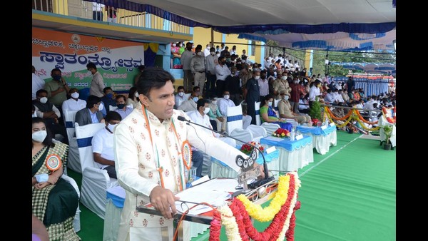 ಜಿಲ್ಲೆಯ ವಿದ್ಯಾರ್ಥಿಗಳಿಗೆ ಶ್ಲಾಘನೆ