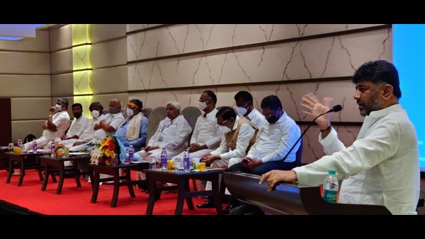 ರಮೇಶ್ ಬಾಬು ಮೊದಲಿಗರು
