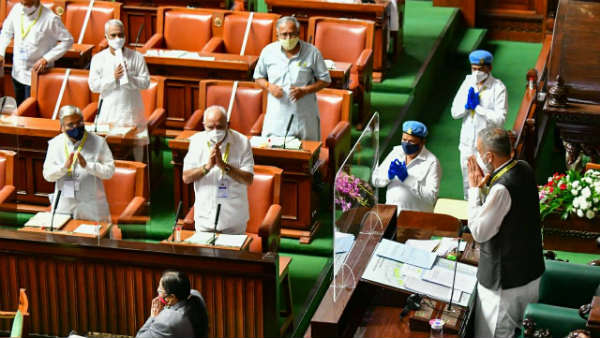 ವಿಧೇಯಕಗಳ ಅಂಗೀಕಾರ