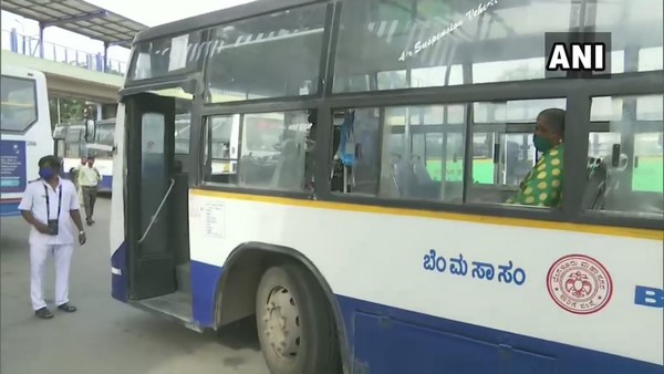 ಏರ್ಪೋರ್ಟ್ ಒಳಭಾಗದಲ್ಲಿ ಕಾರ್ಯಾಚರಣೆ