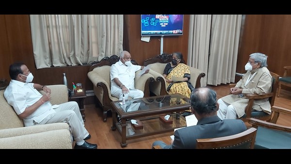 ಎಂಟು ಮುಖಂಡರನ್ನು ಸಂಪುಟಕ್ಕೆ ಸೇರಿಸಿಕೊಳ್ಳುವ ಇರಾದೆ