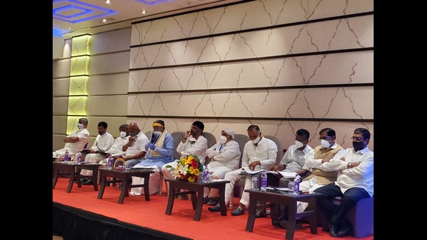 ಒತ್ತಡದಲ್ಲಿ ಬಿಜೆಪಿ ಸರ್ಕಾರ