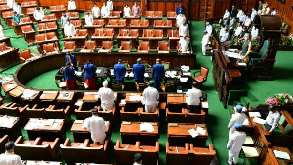 ಮುತ್ತೂರ್ ಎನ್ನುವವರು ಸಹಕಾರಿ ಇಲಾಖೆಯ ಕಾರ್ಯದರ್ಶಿಯಾಗಿದ್ದರು