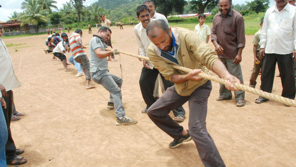 ನೇಗಿಲು ನೊಗಗಳಿಗೆ ಪೂಜೆ