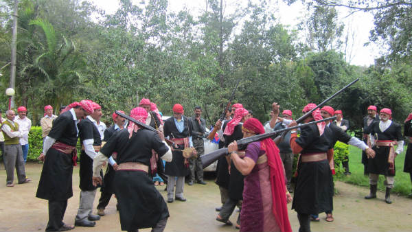 ಎತ್ತುಗಳ ಬದಲಿಗೆ ಗೋಪೂಜೆ
