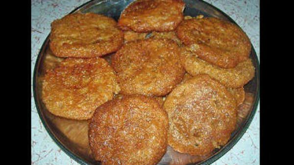 ಕಂಚಿನ ಪಾತ್ರೆಯಲ್ಲಿ ಅಪ್ಪೂಪ ದಾನ