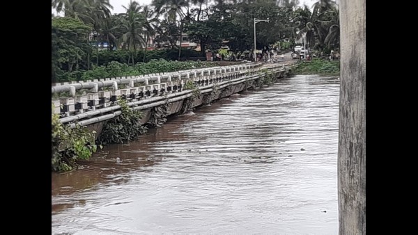 ತುಂಗಾ ನದಿ ತುಂಬಿ ಹರಿಯುತ್ತಿದೆ