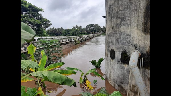 ತುಂಗಾ ಜಲಾಶಯದಿಂದ ಭಾರಿ ಪ್ರಮಾಣದಲ್ಲಿ ನೀರು ಹೊರಕ್ಕೆ