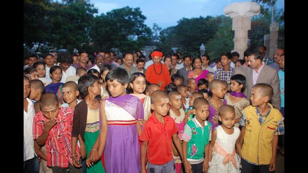 35 ಲಕ್ಷ ರೂ. ದೇಣಿಗೆ ಸಂಗ್ರಹಿಸಿ ನೀಡಿದ್ದರು