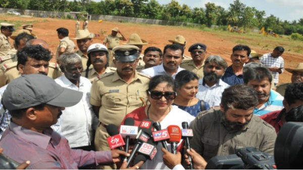 ಸ್ಮಾರಕ ನಿರ್ಮಾಣದ ಸ್ಥಳವನ್ನು ಸ್ವಚ್ಛಗೊಳಿಸಲಾಗುತ್ತಿದೆ
