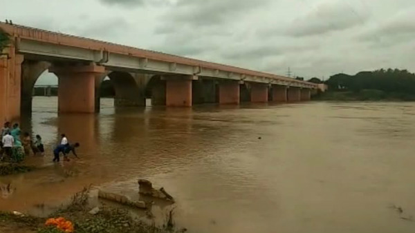 ಭತ್ತ ಬೆಳೆದ ರೈತರು ಸಂಕಷ್ಟಕ್ಕೀಡಾಗಿದ್ದಾರೆ