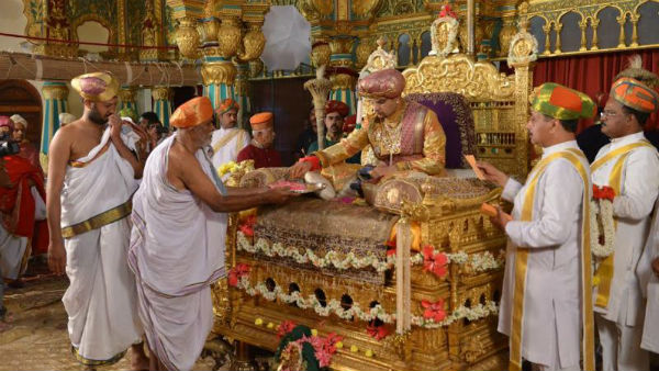 ದಸರಾ ದರ್ಬಾರ್ಗೆ ದಲಿತರಿಗೆ ಅವಕಾಶ