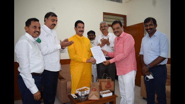 ತುಳಸಿ ಮುನಿರಾಜು ಮನವೊಲಿಕೆ