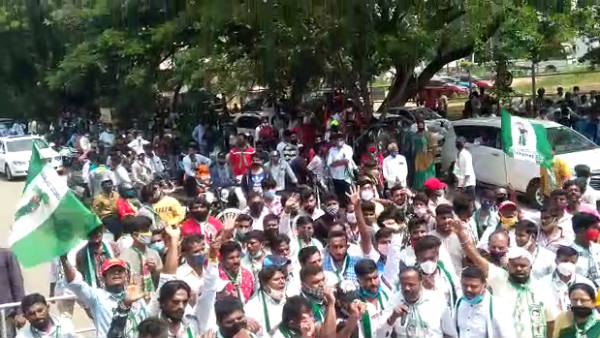 ಕಾರ್ಯಕರ್ತರಿಗೆ ವಿಷ ಹಾಕಲಾರೆ