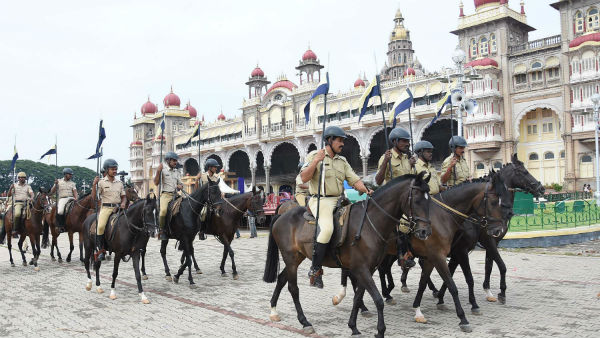 ಅಶ್ವರೋಹಿಗಳಿಗೆ ಕಠಿಣ ತರಬೇತಿ