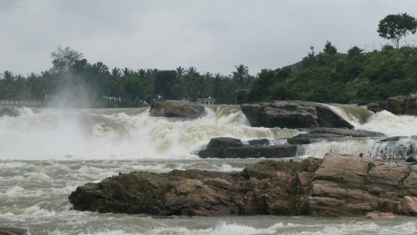 ಕಾವೇರಿ ನದಿ ಸೃಷ್ಟಿಸಿದ ಜಲಧಾರೆ