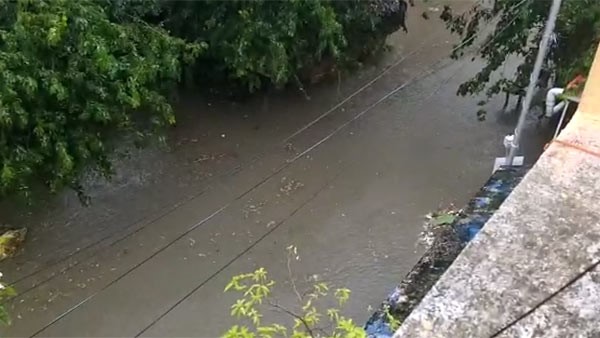 ಮೋಡಕವಿದ ವಾತಾವರಣ