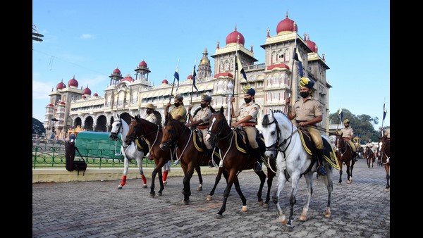 ಕೆಲವೇ ಕಾರ್ಯಕ್ರಮಗಳೊಂದಿಗೆ ಜಂಬೂಸವಾರಿ