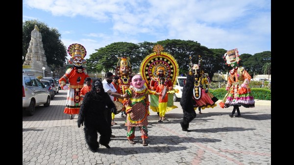 ಅರಮನೆಯಲ್ಲಿ ಜನರಿಲ್ಲದ ಜಂಬೂಸವಾರಿ