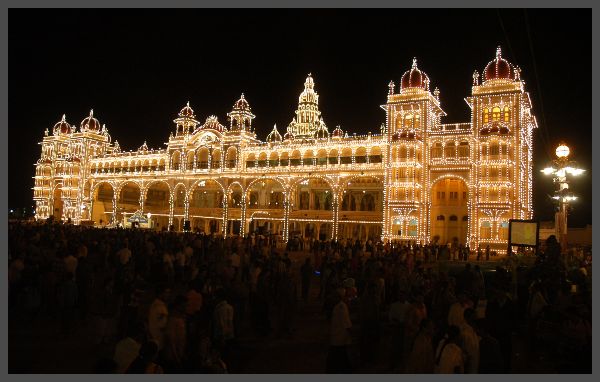 ದುಂದುವೆಚ್ಚದ ದೀಪಾಲಂಕಾರ ಬೇಕಾ?